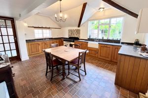 Photo 27- click for photo gallery